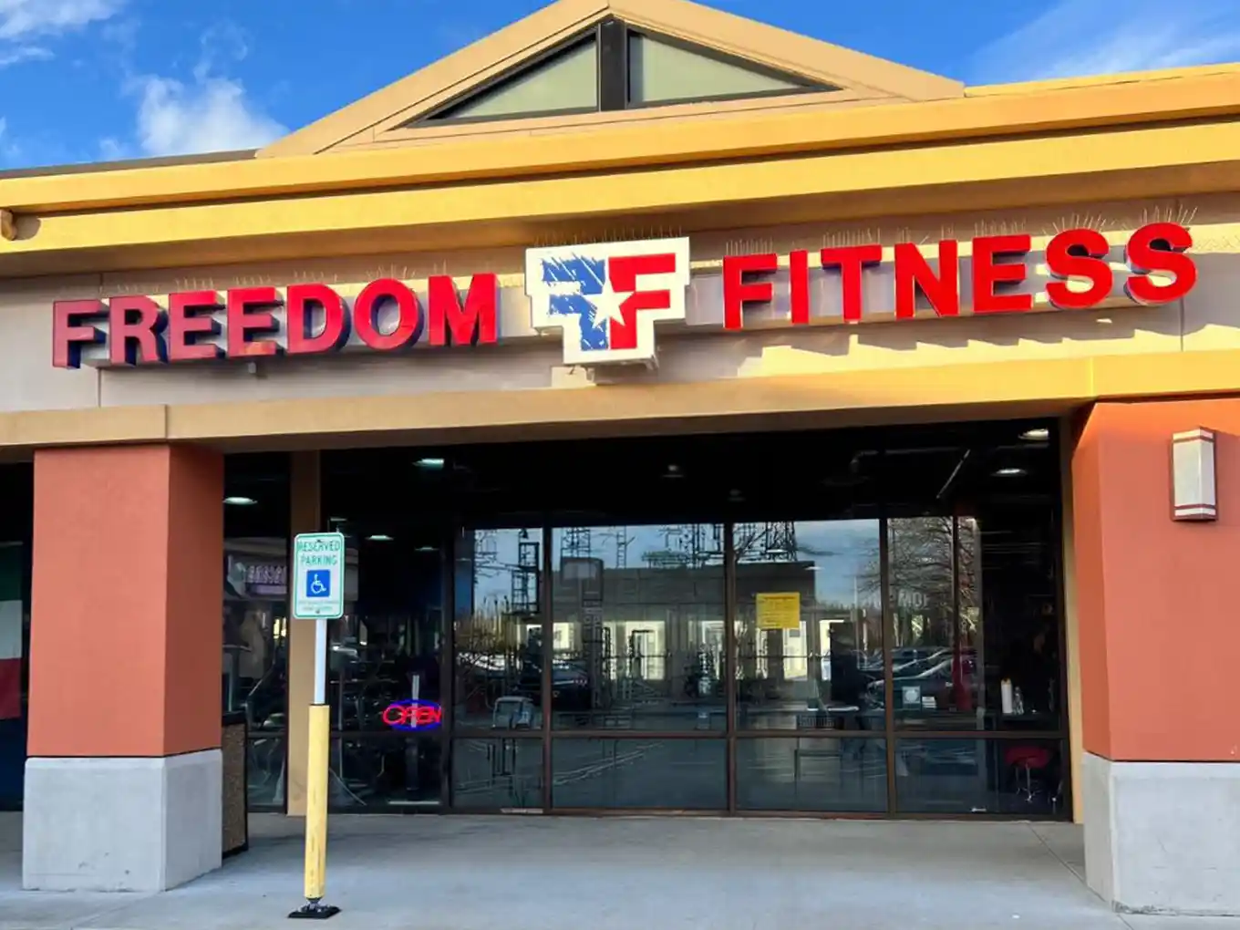 Free Star Fitness, 1320 South 324th St, Federal Way, WA 98003
