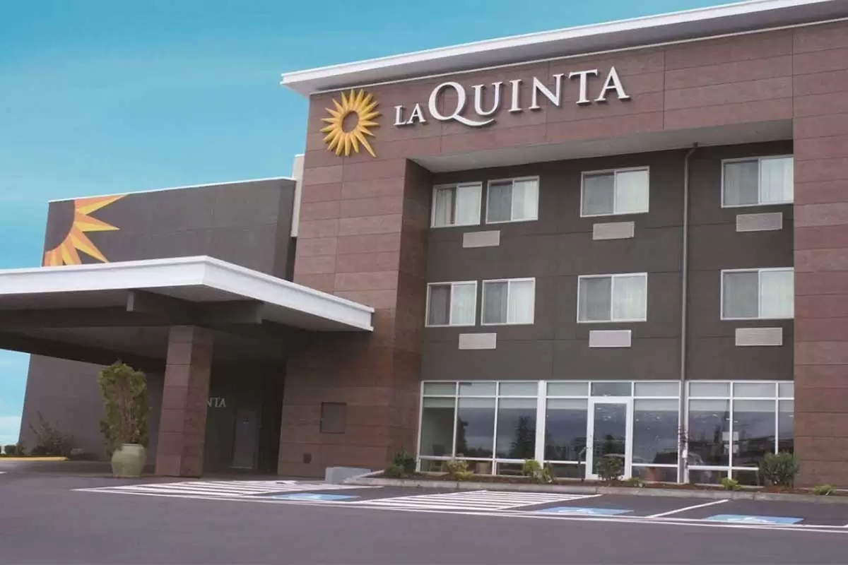 La Quinta Inn & Suites Seattle – Federal Way, 31611 Pete von Reichbauer Way S, Federal Way, WA 98003